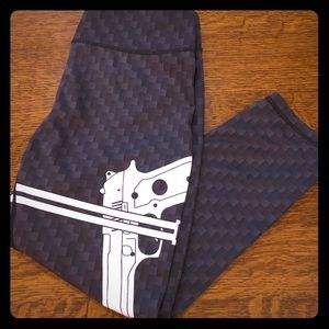 CVG capri leggings, gun strapped pattern, medium